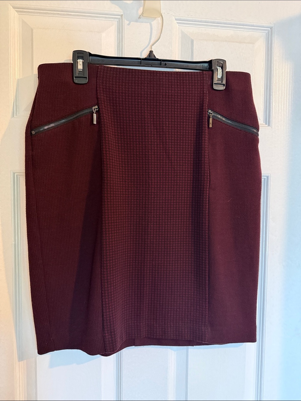 Alfani Women’s Zip-Pocket Pencil Skirt in Burgundy - 14
